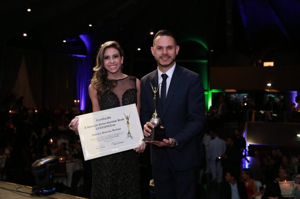 Quem Comunica, Multiplica 4Transformatoria Heverson Barbosa recebe o Prêmio Qualidade Brasil